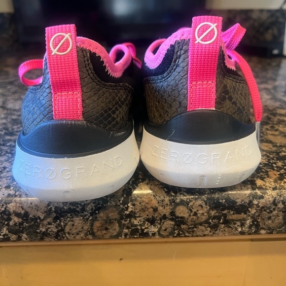 Cole Haan ladies zero grand sneaker very good condition size 8 1/2 - Picture 7 of 11